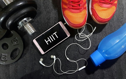 Témoignage de Véronique : –13 kilos grâce au programme HIIT CROQ et aux menus partagés avec sa meilleure amie