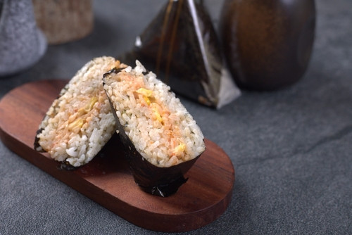 10 recettes d'onigiris : les délices du riz japonais