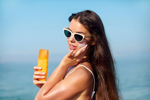 Puis-je mettre ma crème solaire visage sur le corps ? 