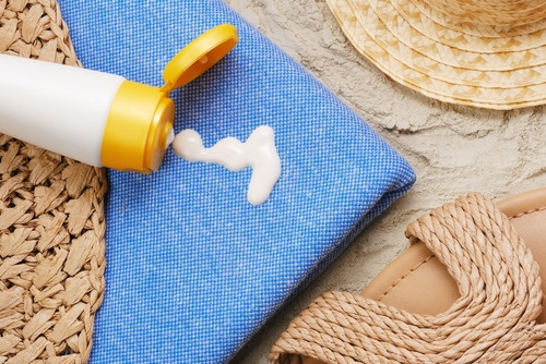 La crème solaire est-elle toujours efficace si on la laisse en plein soleil ?