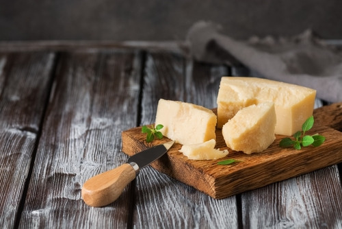 Découvrez le parmesan vert : le condiment express à réaliser en seulement 2 ingrédients