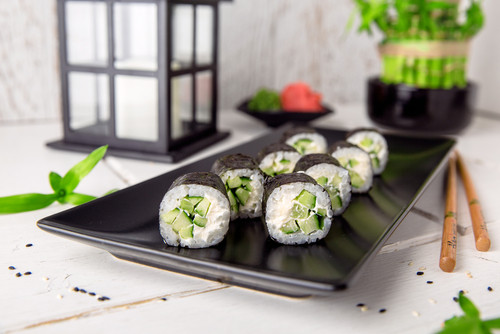 10 recettes au riz vinaigré : des idées gourmandes venues du Japon et d’ailleurs