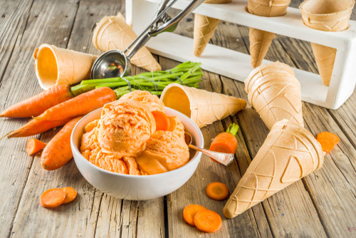 10 recettes de glaces salées à tester pour surprendre vos invités