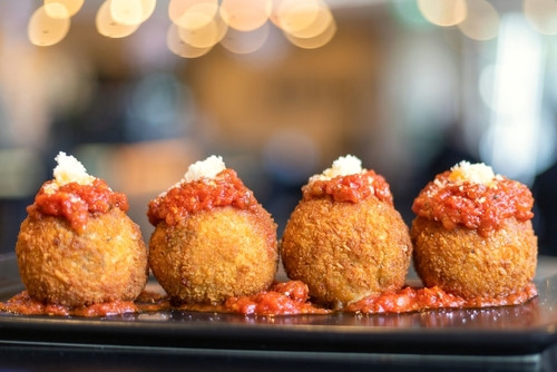Recette d'arancini : les délicieux beignets de risotto italiens