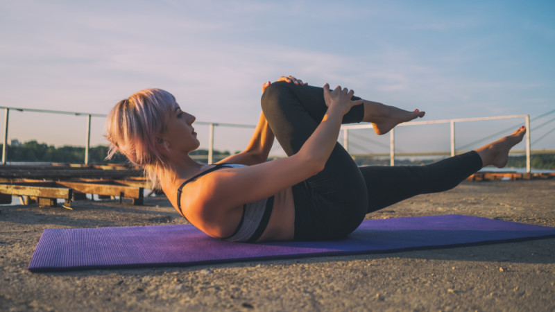 single leg stretch