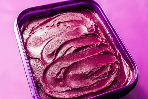 Comment éviter un pot de glace trop dur : le geste simple à adopter avant la congélation