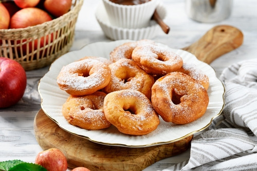 La folie TikTok : découvrez la recette irrésistible des Apple Fritter Donuts maison
