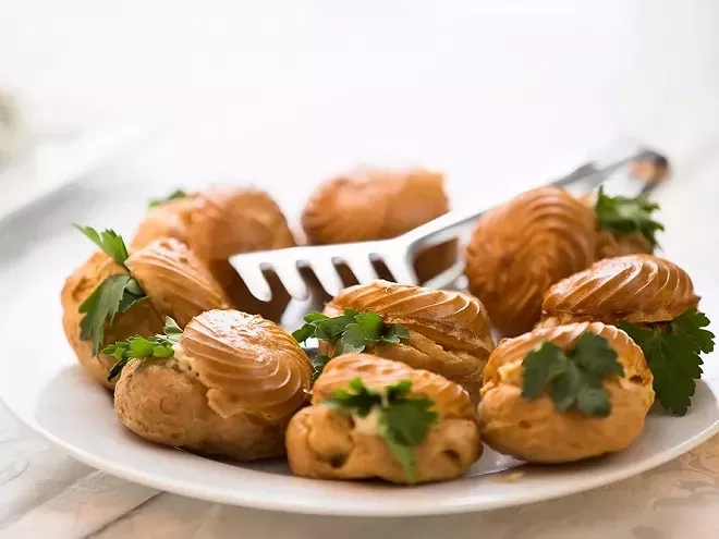 Recette de gougères au beurre d'escargot 