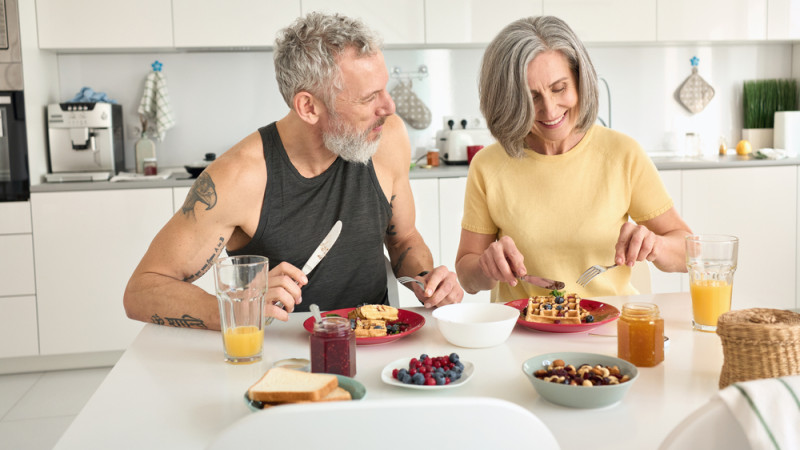 couple heureux 60 ans