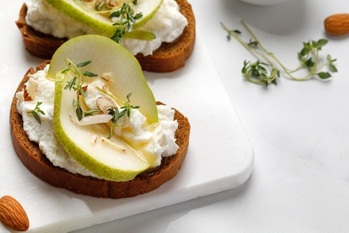 10 recettes légères de toasts apéritifs 