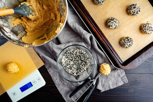 Recette de cookies au sésame noir 
