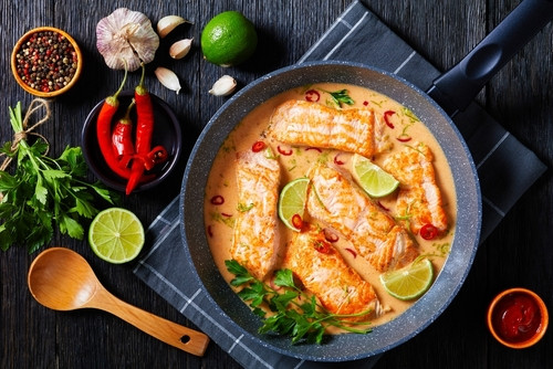 Recette de curry de saumon au lait de coco