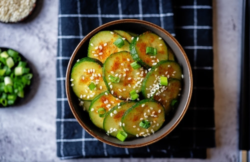 Salade de concombres coréenne : une explosion de saveurs qui va vous surprendre !