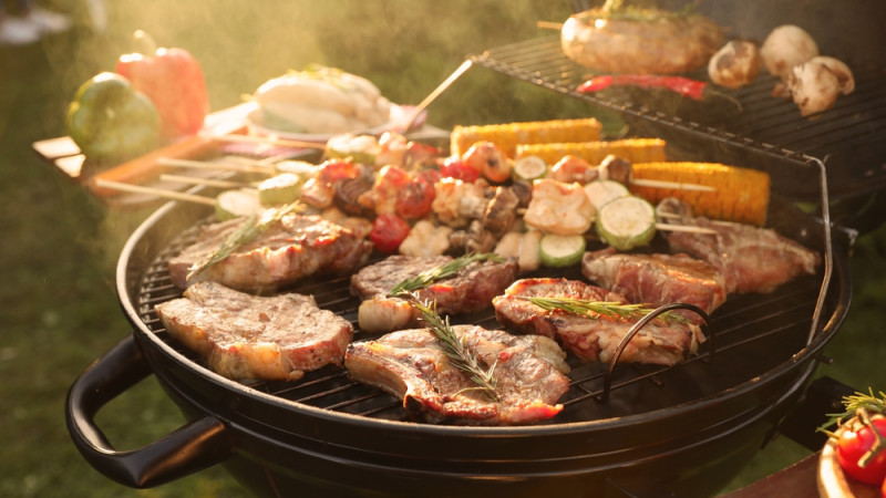 Que manger le soir après un barbecue copieux ?