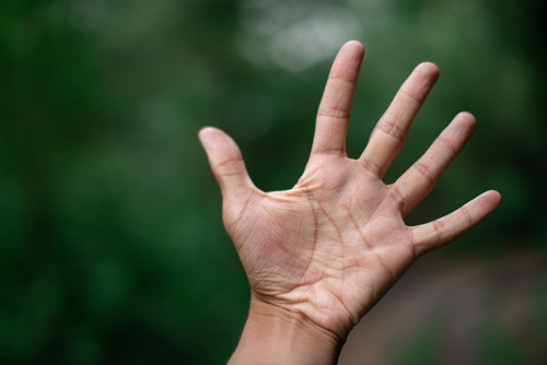 Impossible de vous endormir ? La technique du  "five-finger breathing"  va révolutionner vos nuits