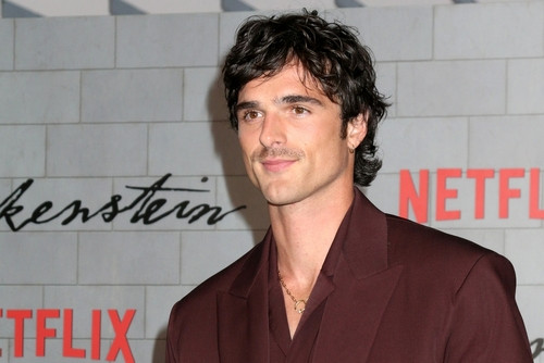 Jacob Elordi : 9 kilos perdus en 6 semaines pour incarner l’horreur de la guerre