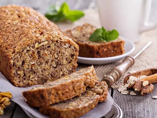 Cake au roquefort et aux noix : la recette réconfortante et pleine de caractère