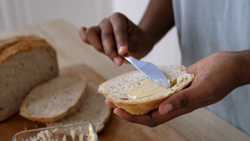 Une margarine surprenante : la référence qui surclasse toutes les autres selon Yuka
