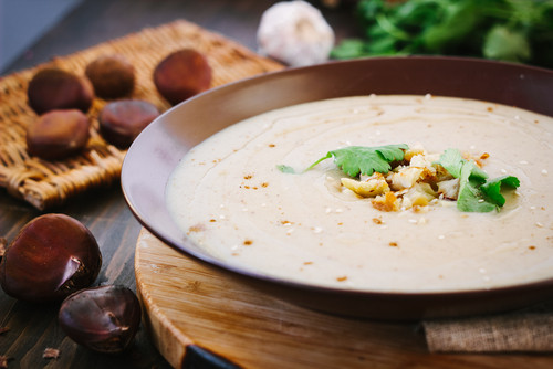 Recette de velouté de châtaignes : le plat cocooning par excellence