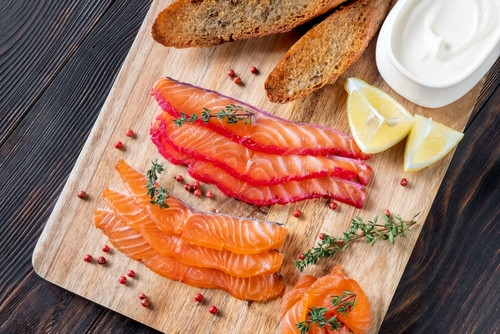 Recette de gravlax de truite : une préparation chic, simple et pleine de fraîcheur