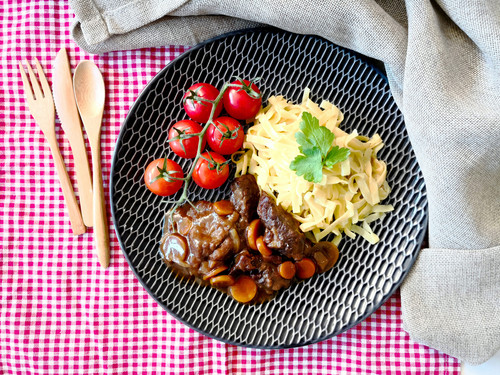 Bœuf bourguignon à l’italienne : quand la tradition française rencontre les saveurs transalpines