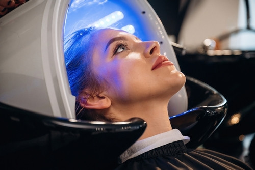 Les casques LED pour les cheveux : toute la vérité sur ce que ça change réellement