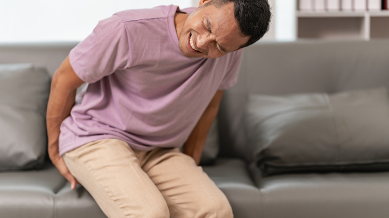 Cette mauvaise habitude aux toilettes pourrait aggraver vos hémorroïdes