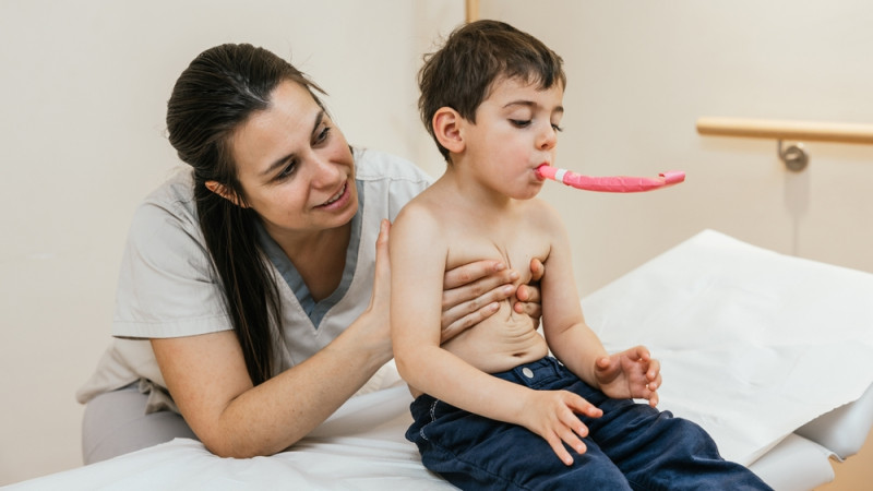 Vaccin contre la bronchiolite : quelle stratégie choisir ?