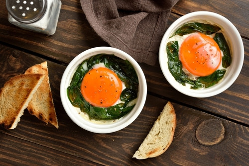 Œufs cocotte végétariens : 10 recettes savoureuses et pleines de fantaisie