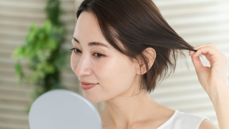 Coiffure : comment gérer la repousse de votre coupe courte ?