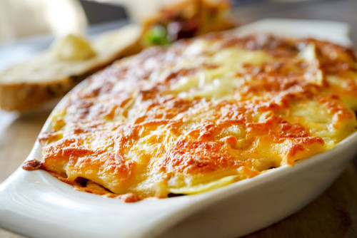Lasagnes montagnardes à la raclette : le gratin gourmand pour les amateurs de fromage