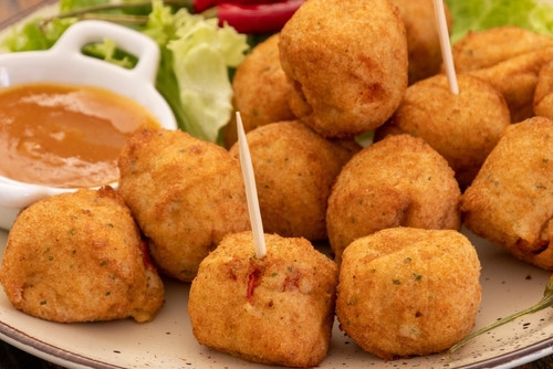 Recette complète : accras de cabillaud, les beignets antillais incontournables