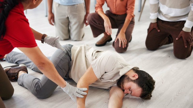 Premiers secours : les 5 erreurs fréquentes à éviter
