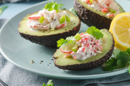 Recette d’avocat farci au crabe : une entrée chic et facile à réaliser
