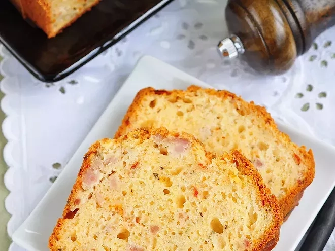 Le cake à la Vache qui rit : la recette surprenante et ultra-moelleuse à tester d’urgence