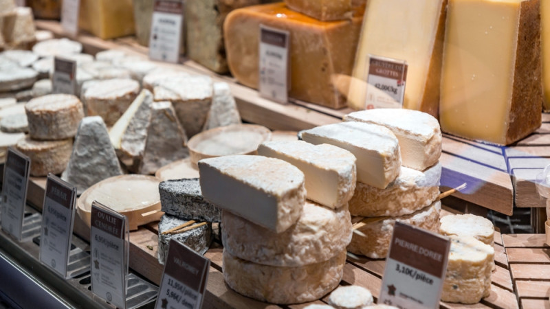 fromages dans une fromagerie