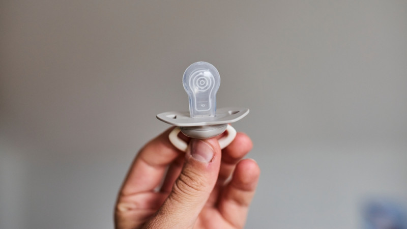 Quel est l'avis des pédiatres sur la tétine ?