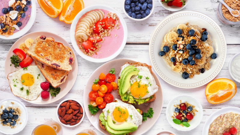 table de petit-dejeuner