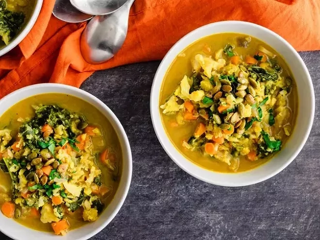 Curry de chou kale : le plat vibrant, coloré et ultra‑nutritif à tester dès ce soir