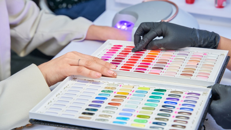 Vernis semi-permanents : quels sont les risques santé ?