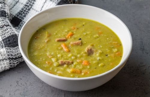 Soupe de pois cassés : une recette nourrissante et pleine de saveurs