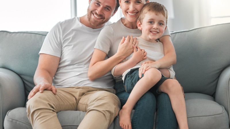 Je ne supporte pas le fils de mon conjoint : que faire ?