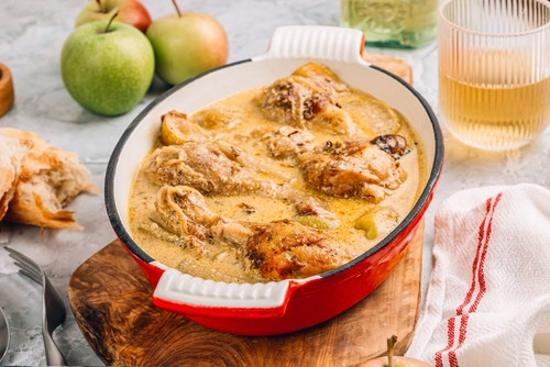 Recette de poulet sauté au cidre : un plat réconfortant aux accents normands