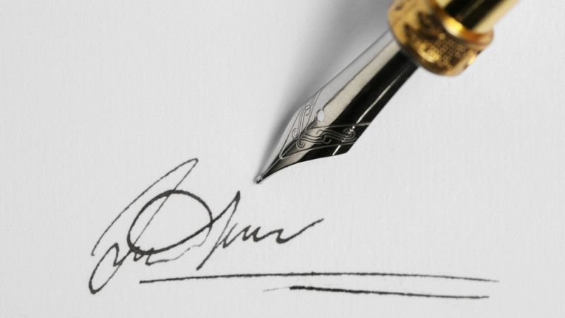 Une signature illisible peut en dire long sur votre personnalité