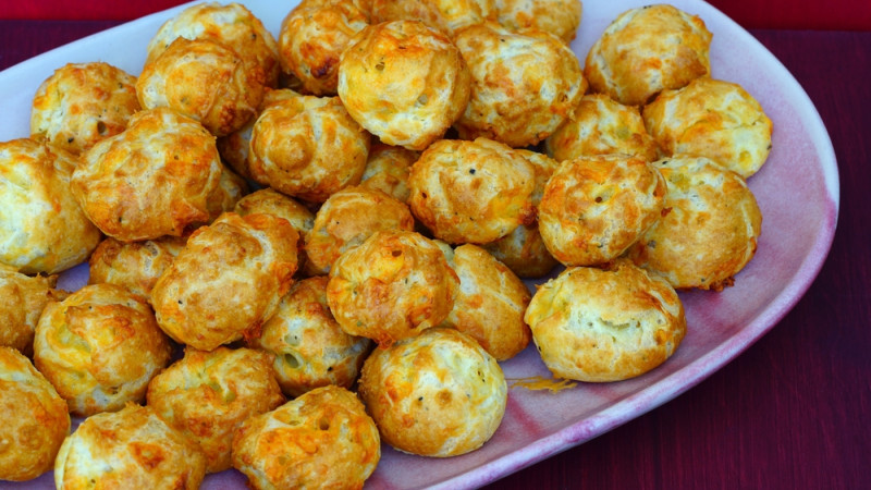 assiette de gougères 