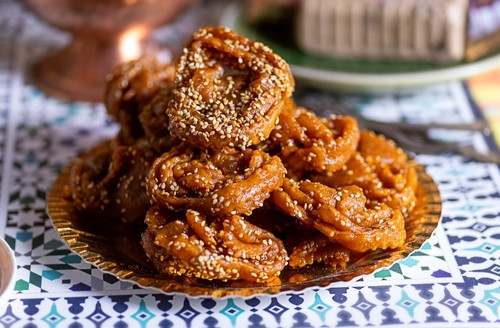 10 desserts marocains incontournables : voyage gourmand garanti