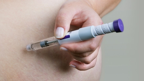 Injections GLP‑1 : pourquoi les kilos reviennent (et ce que personne ne vous dit)