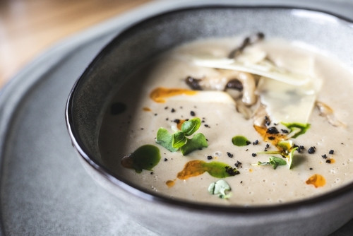 Recette de velouté de parmesan : une soupe raffinée et réconfortante