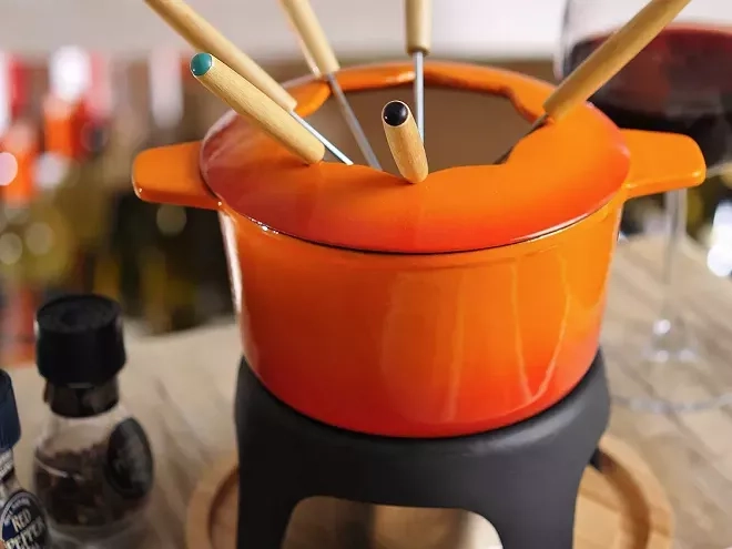 Recette de fondue vigneronne : l’alternative conviviale au vin rouge