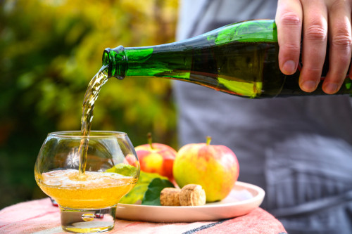 Cidre brut ou cidre doux : lequel fait le plus grimper la balance ?